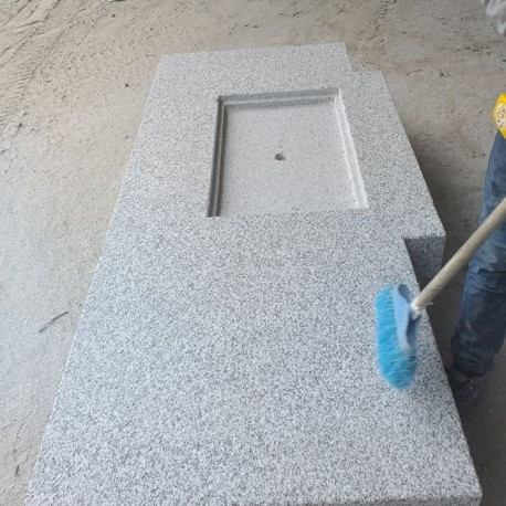 20 cm starke Granit-Podestplatte Elena weißgrau Größe 250 x 200 cm