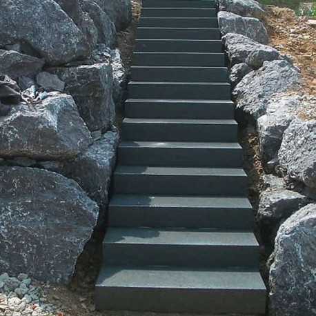 18 x 35 cm Granit-Blockstufen Pedro Black schwarz