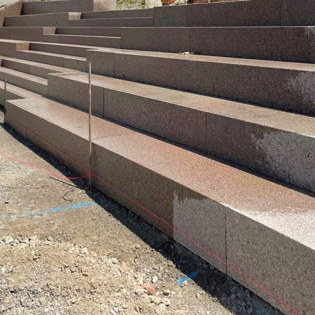 20 x 35 cm Granit-Blockstufen Laahs rot