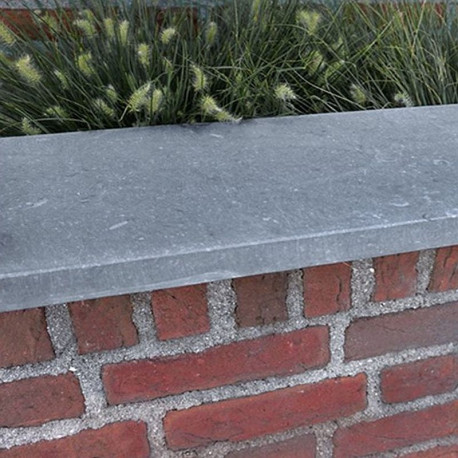 3 cm starke Granit-Mauerabdeckplatten Alvaro anthrazit