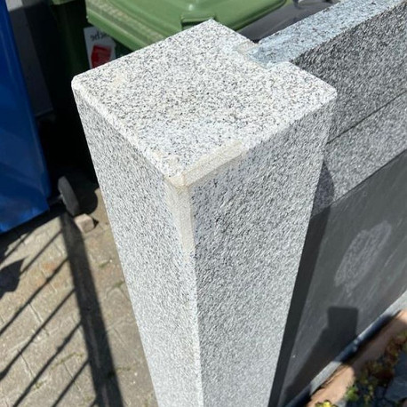25 x 25 cm Granitpfosten Elena weißgrau