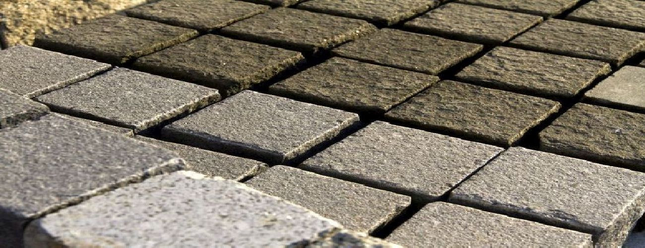 Ges&auml;gtes Pflaster